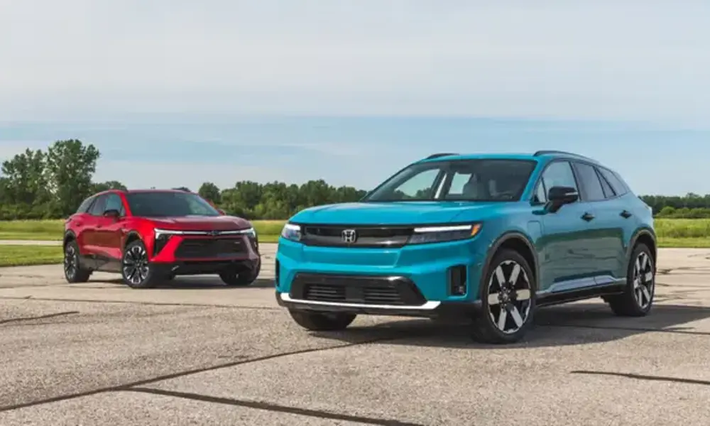 Autonomous Driving Aids: Super Cruise vs Autopilot